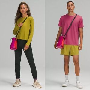 NWT Waterbottle Crossbody Bag